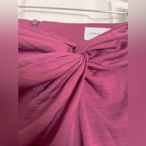 Elegant Pink Skirt - Picture 5 of 5